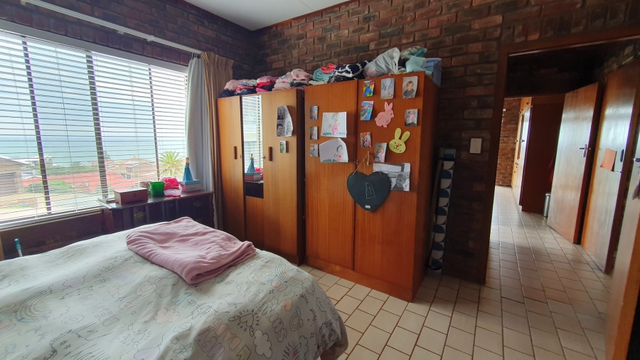 5 Bedroom Property for Sale in Dana Bay Western Cape